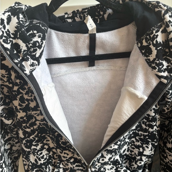 Lululemon Zip-Up Hoodie - Picture 6 of 7
